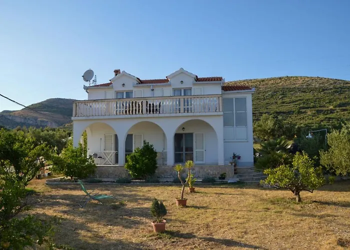 Blanka With A Beautiful View Of Appartement Trogir