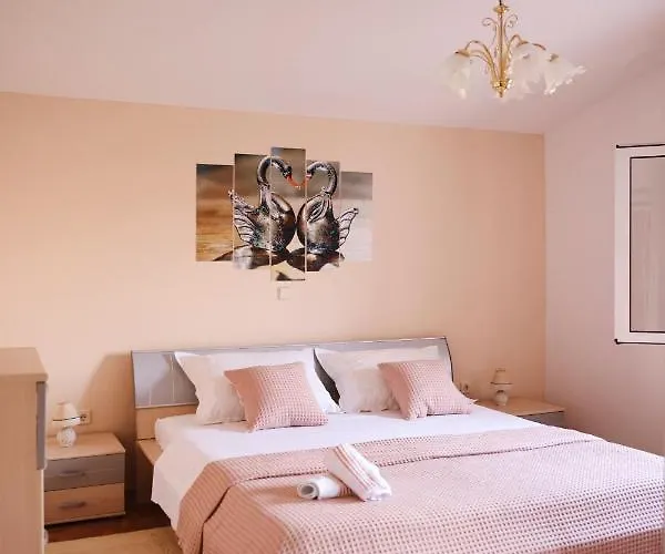 Blanka With A Beautiful View Of Appartamento