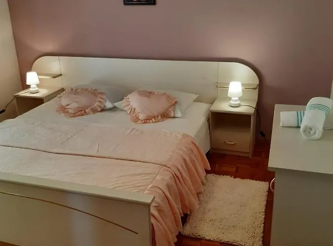 Blanka With A Beautiful View Of Appartamento